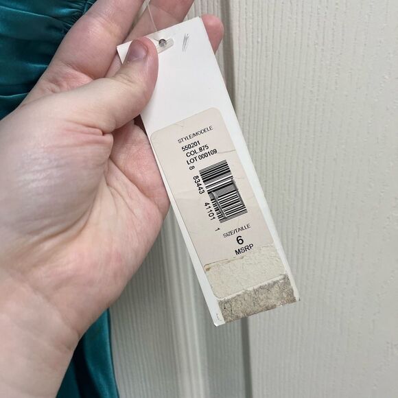 NWT Y2K Badgley Mischka 100% Silk Teal Embellished Halter Long Gown Dress SZ 6 - Picture 4 of 9